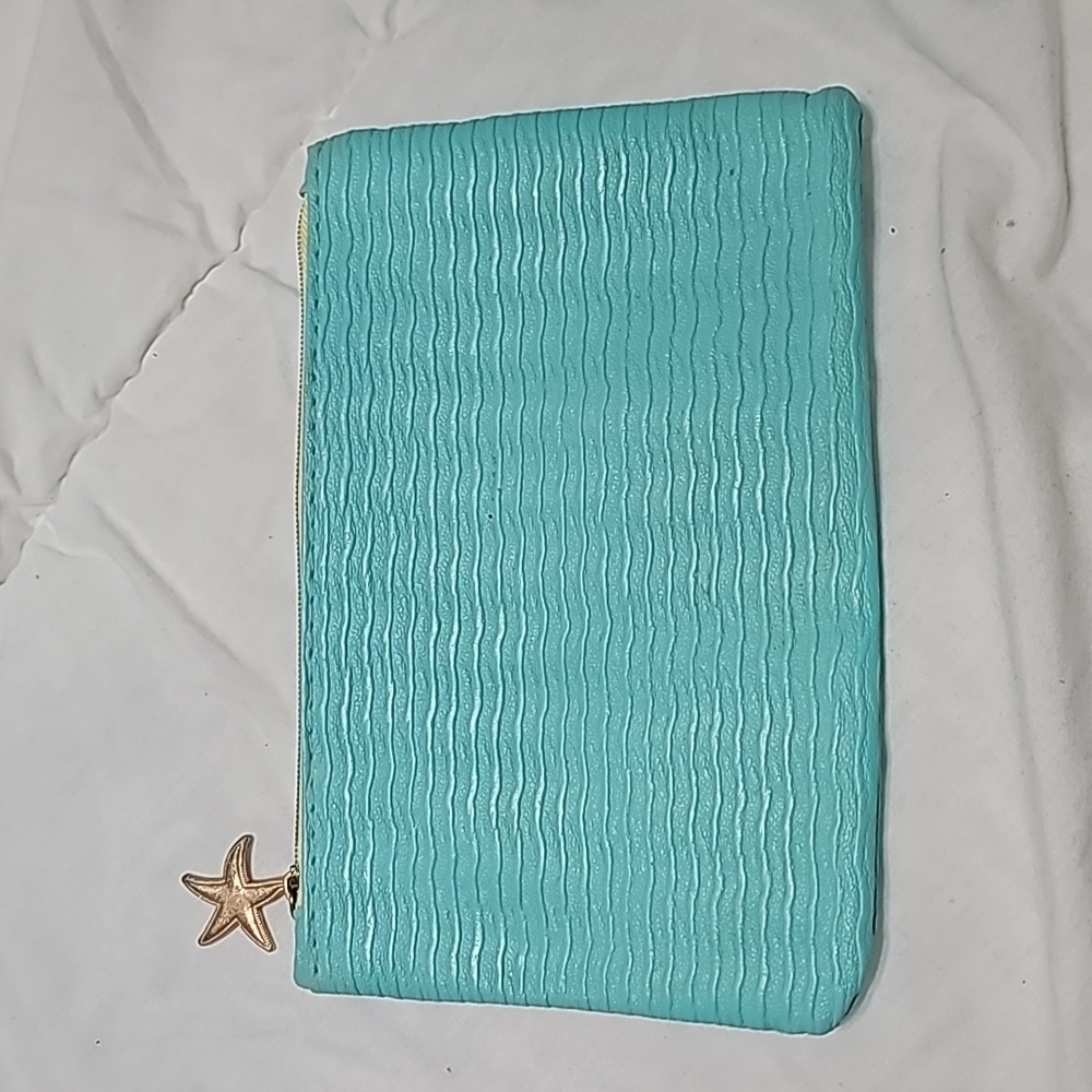 Ipsy makeup bag